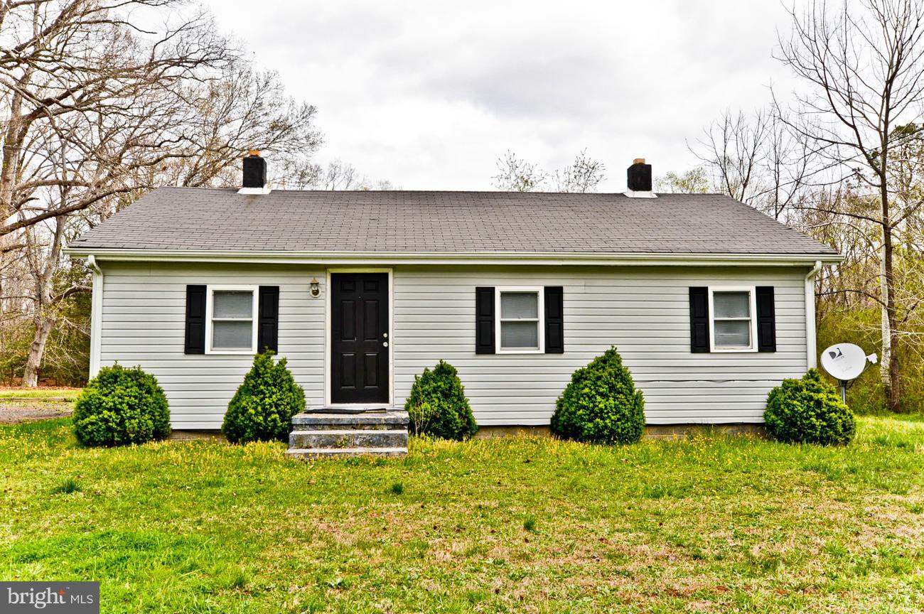 12827 West Hatton Road Newburg, MD 20664 - Photo 1 of 10 Exterior (Front)