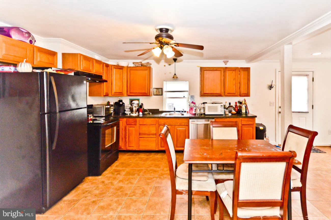 12827 West Hatton Road Newburg, MD 20664 - Photo 4 of 10 Kitchen