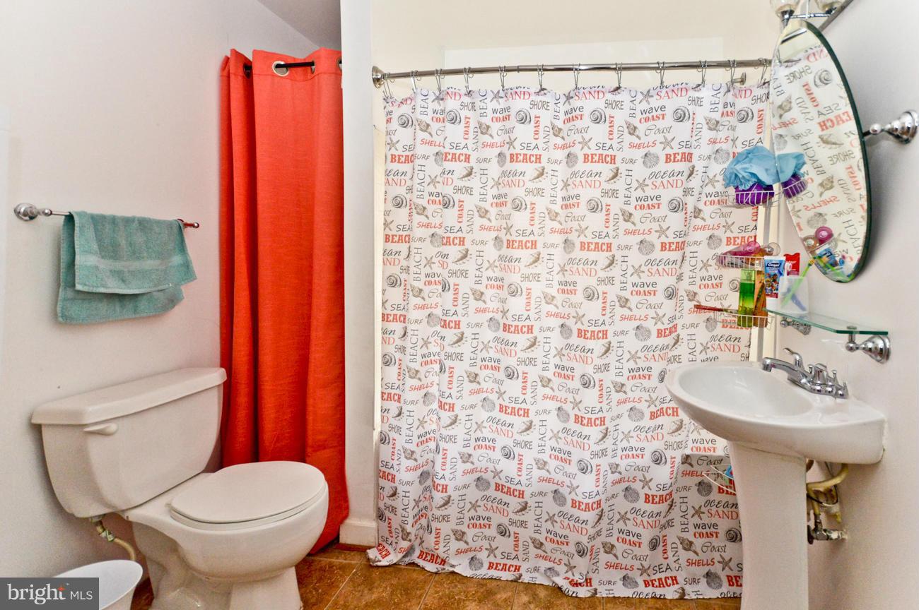 12827 West Hatton Road Newburg, MD 20664 - Photo 8 of 10 Bath