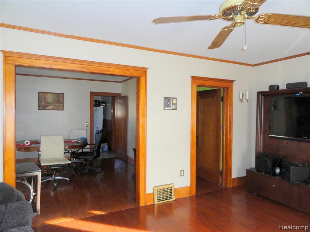 4311 Wayne Road Wayne, MI 48184 - Photo 6 of 25