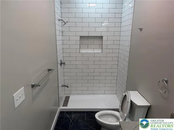 $2,250 | 711 West Chew Street, Unit 1, Allentown, PA 18102