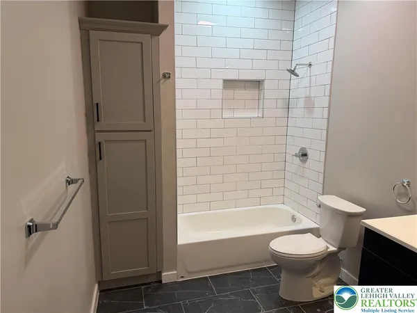 $2,250 | 711 West Chew Street, Unit 1, Allentown, PA 18102