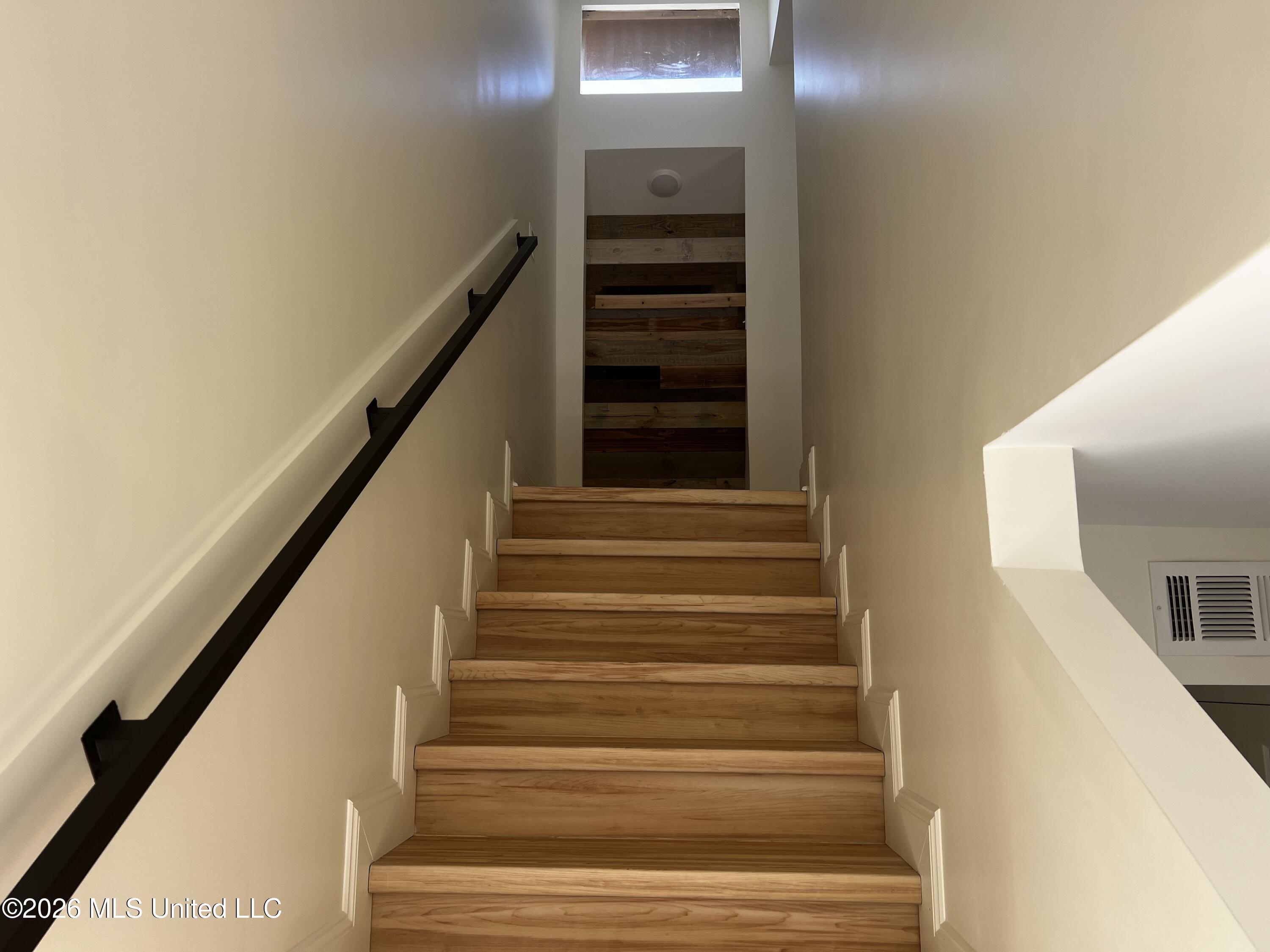 1255 East County Line Road, Unit G1 Jackson, MS 39211 - Photo 11 of 19 IMG_4761