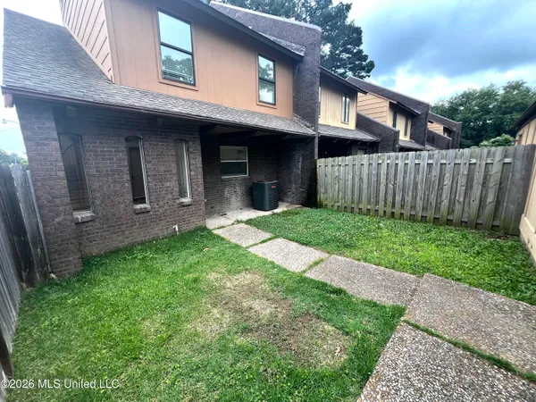 $145,000 | 1255 East County Line Road, Unit G1, Jackson, MS 39211