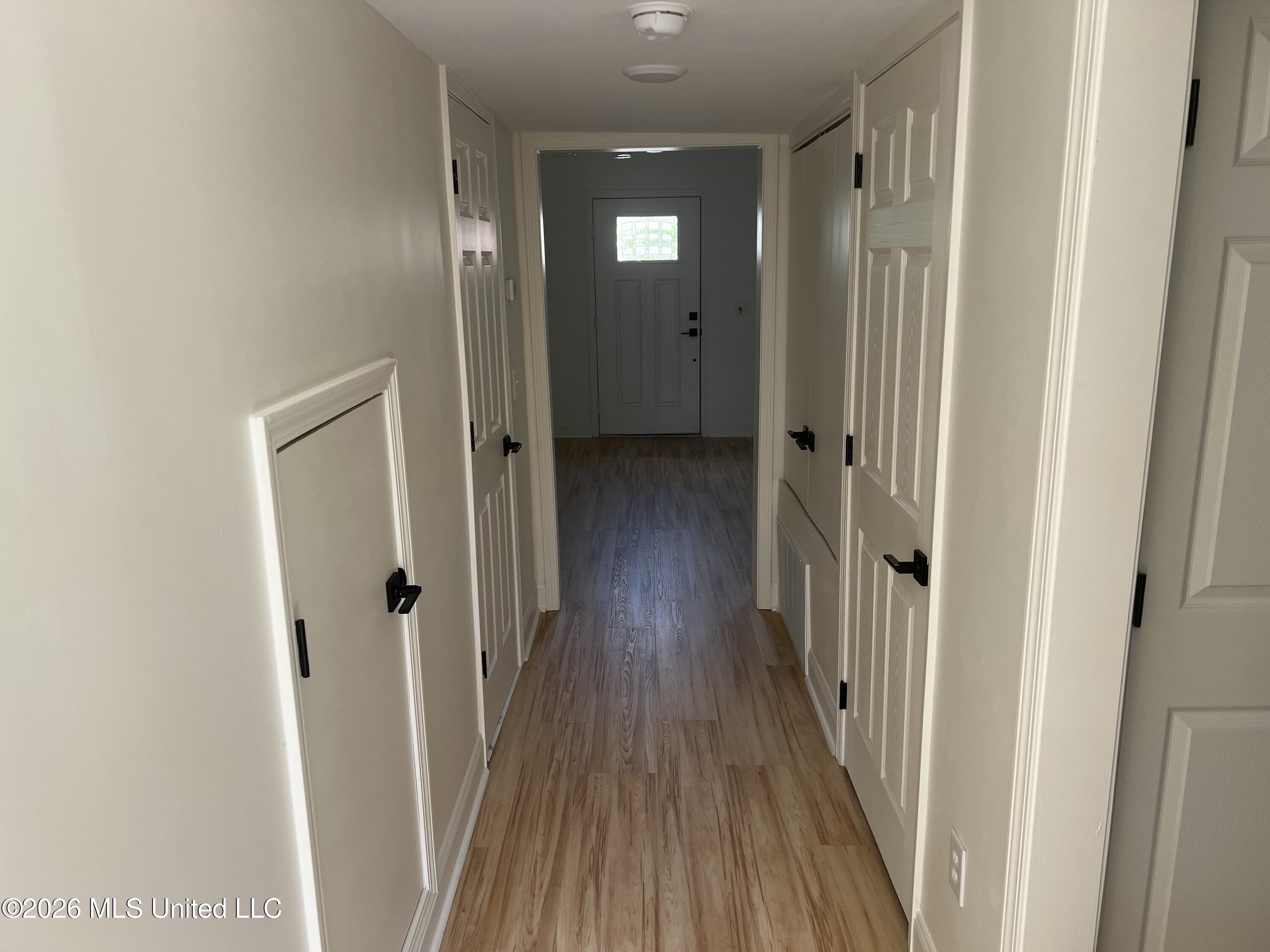 1255 East County Line Road, Unit G1 Jackson, MS 39211 - Photo 4 of 19 IMG_4753