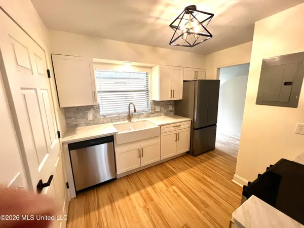 $145,000 | 1255 East County Line Road, Unit G1, Jackson, MS 39211