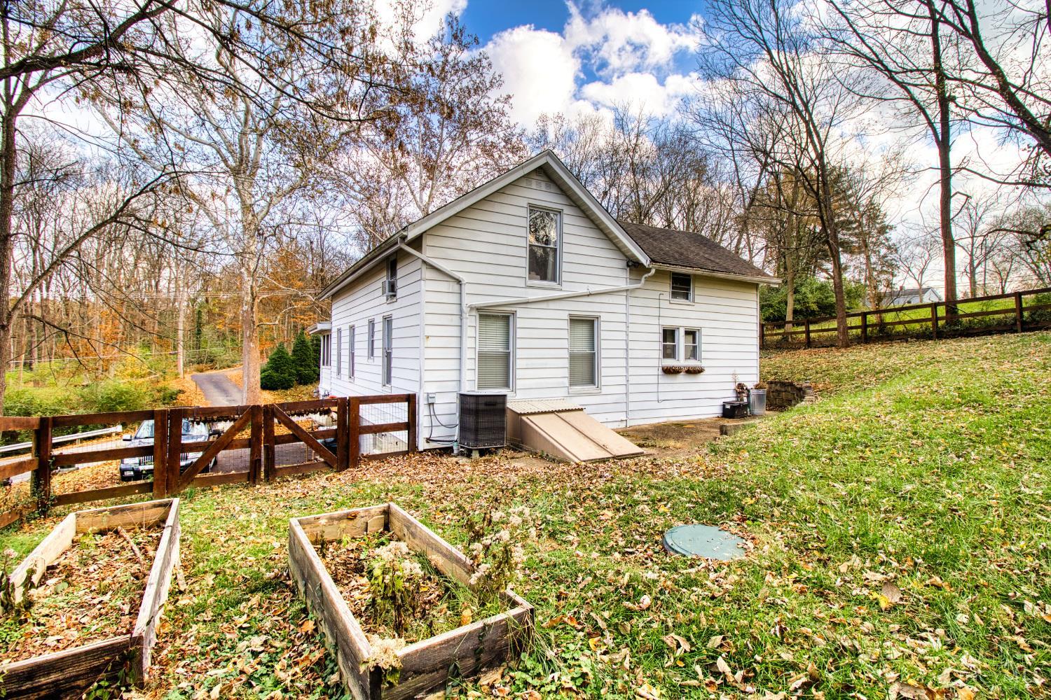 7249 State Road Cincinnati, OH 45230 - Photo 3 of 42