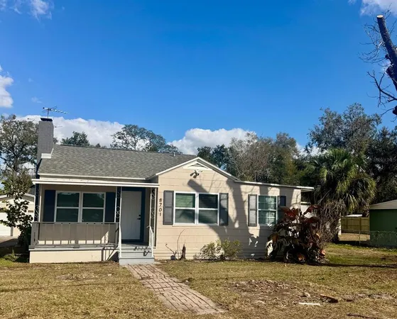 $2,500 | 8701 North Willow Avenue, Tampa, FL 33604