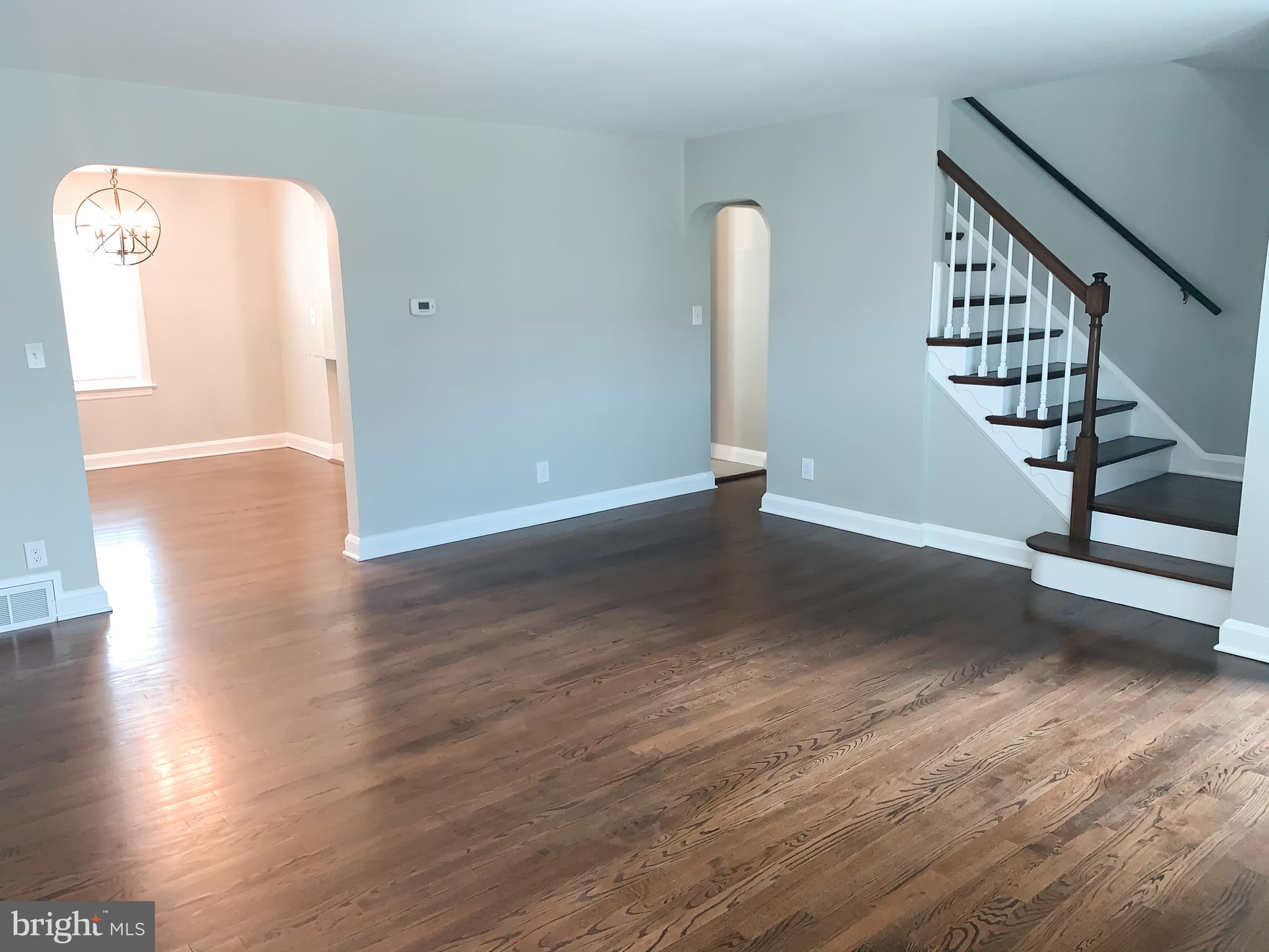 1846 Edgewood Road Baltimore, MD 21286 - Photo 2 of 11 Main living area
