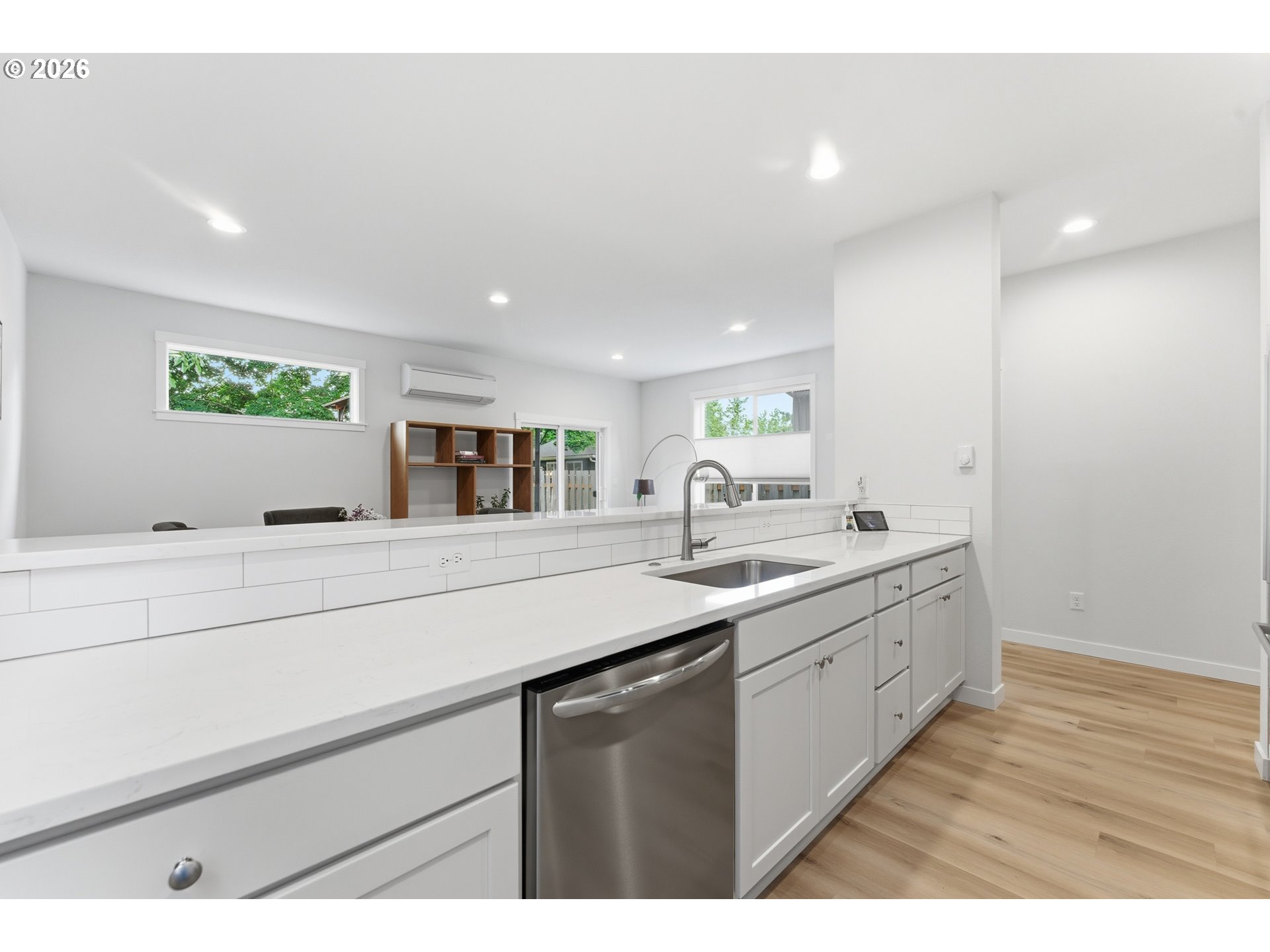 4914 Southeast 84th Avenue Portland, OR 97266 - Photo 12 of 31