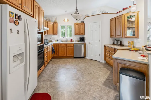 $320,000 | 6458 Bailey Road, Salem, IL 62881