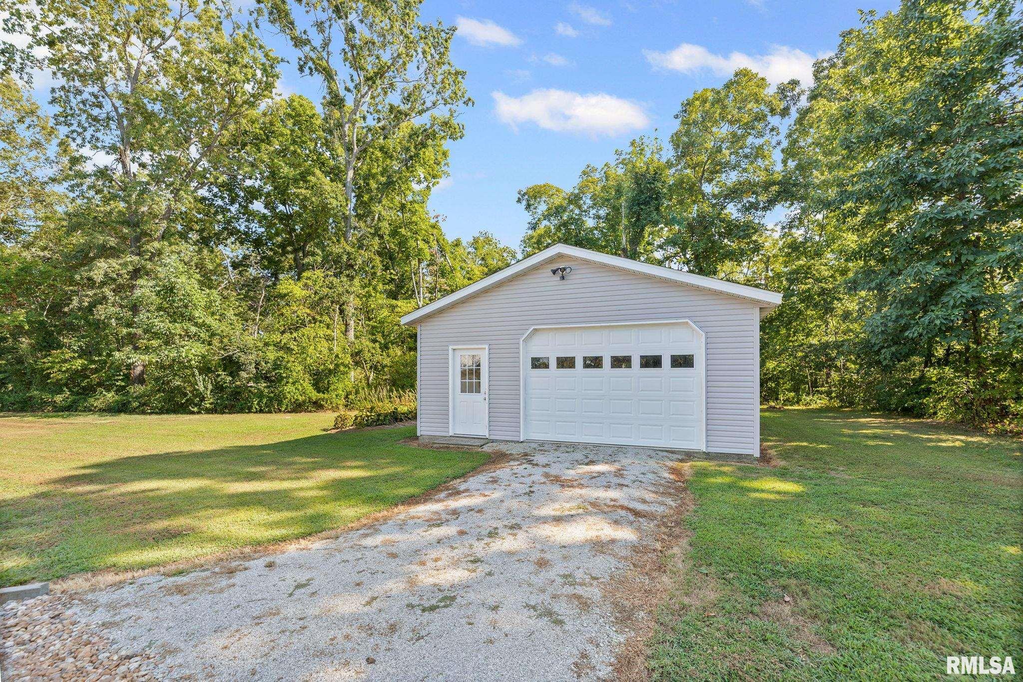 6458 Bailey Road Salem, IL 62881 - Photo 5 of 56