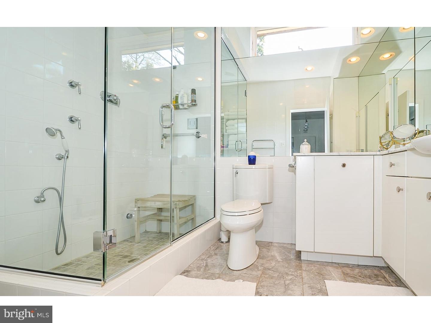 605 Burnham Road Philadelphia, PA 19119 - Photo 16 of 25 Master Bathroom