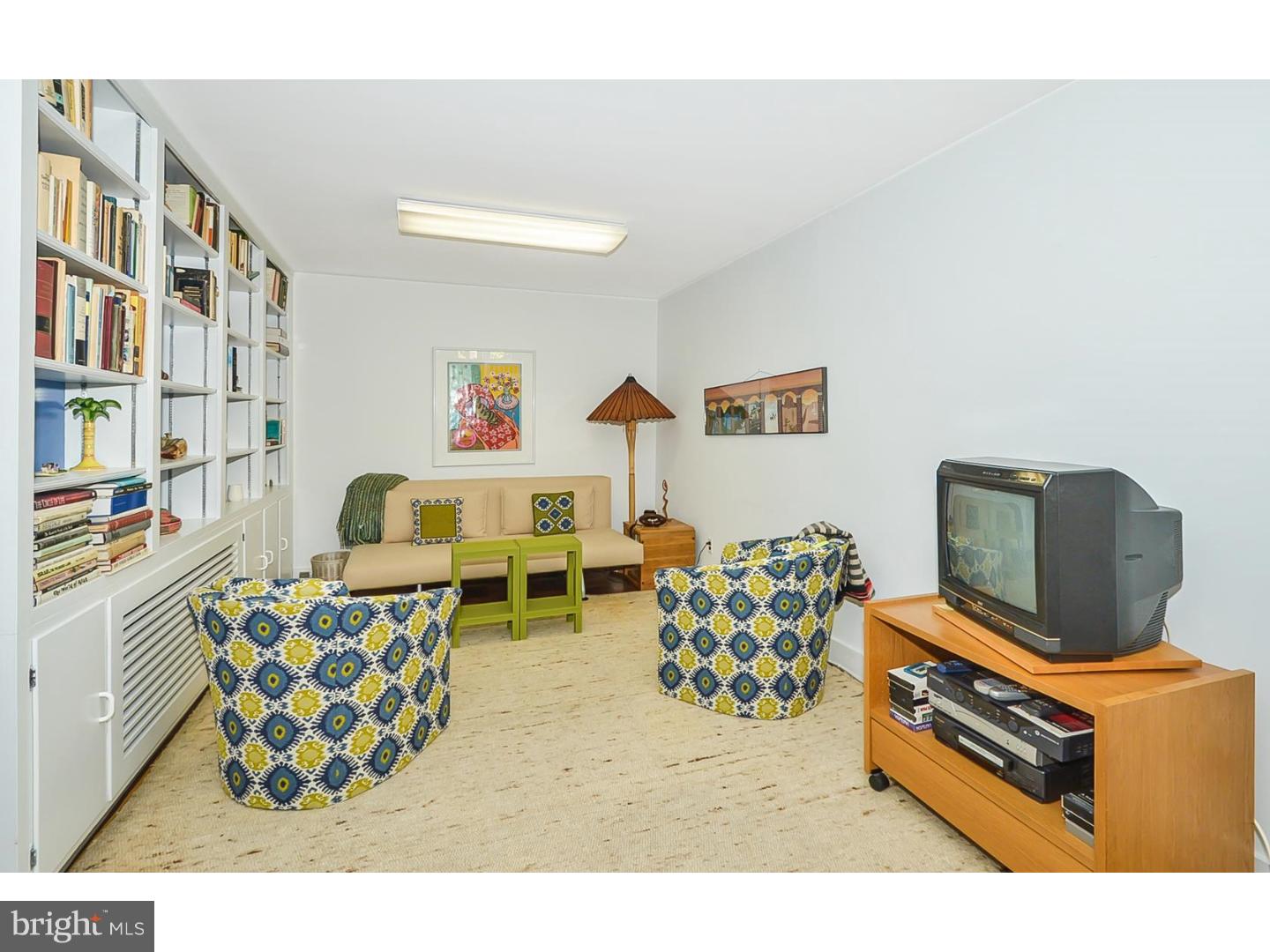 605 Burnham Road Philadelphia, PA 19119 - Photo 19 of 25 Family Room