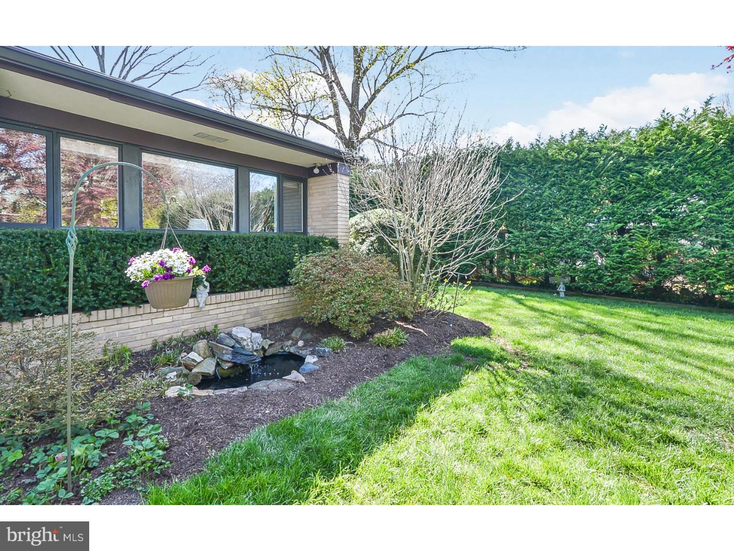 605 Burnham Road Philadelphia, PA 19119 - Photo 24 of 25 Front Yard