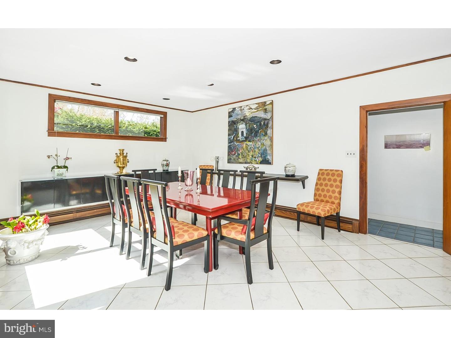 605 Burnham Road Philadelphia, PA 19119 - Photo 8 of 25 Dining Room