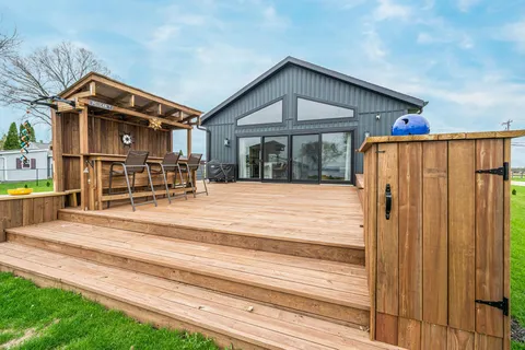 $989,000 | N8805 Lakeshore Drive, Van Dyne, WI 54979