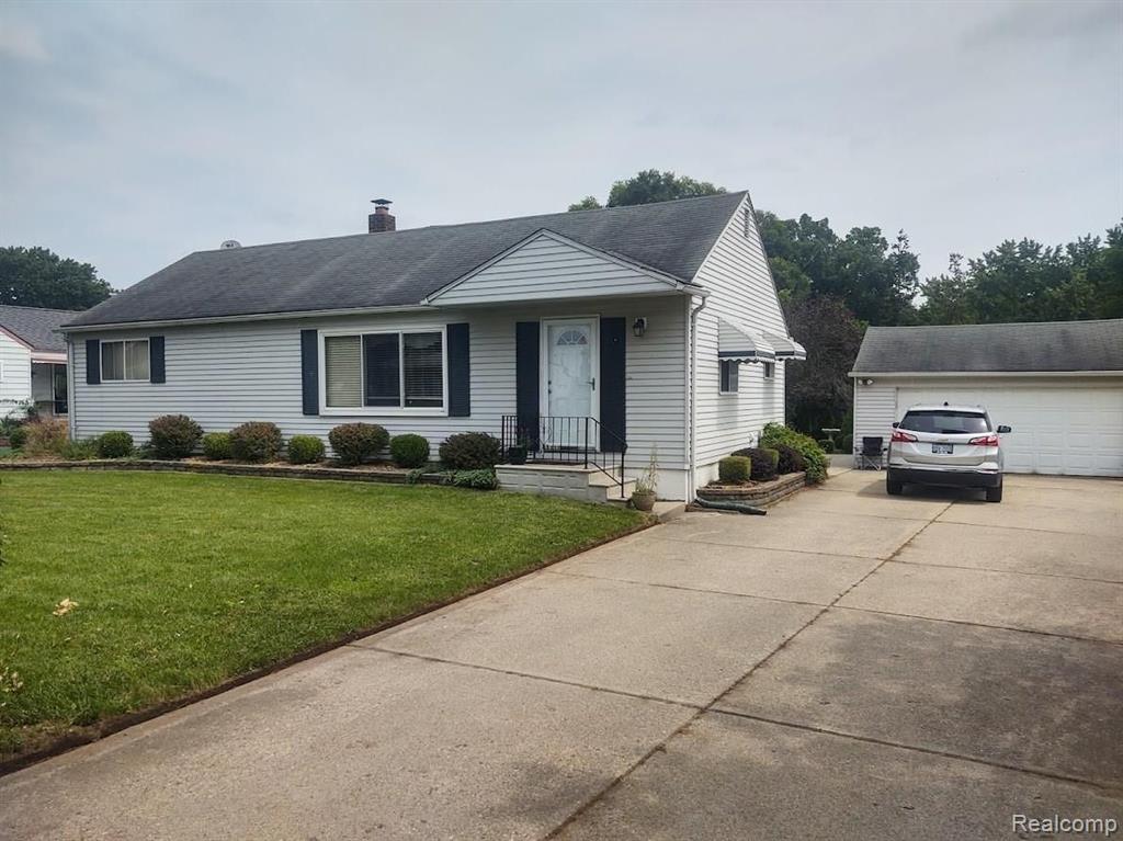 47574 Greenview Road Utica, MI 48317 - Photo 1 of 21