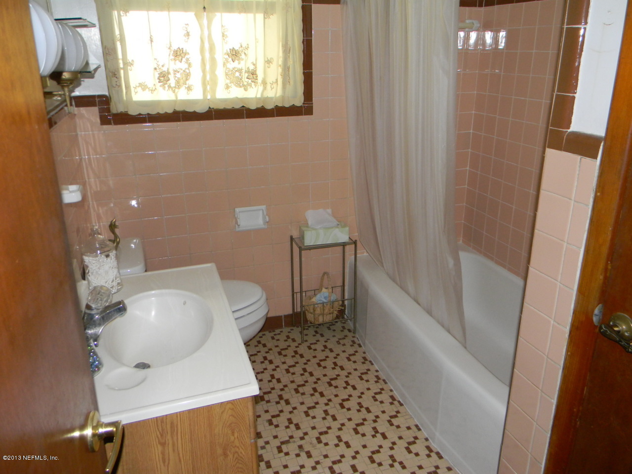 2340 Gaillardia Road Jacksonville, FL 32211 - Photo 9 of 13 Hall Bath