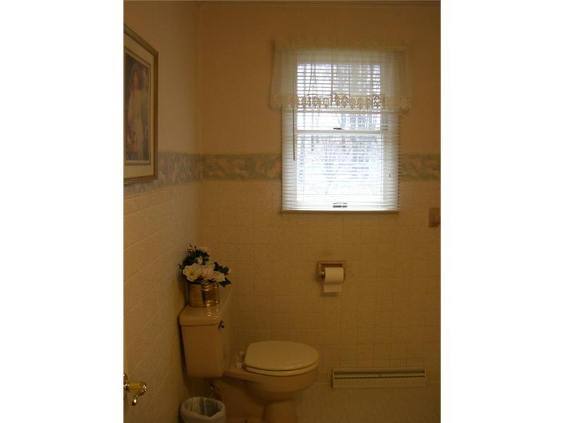 110 Yankee Ridge Road Mercer, PA 16137 - Photo 5 of 16 Full Bath.