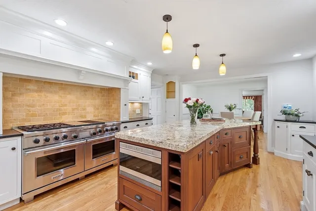 $2,097,000 | 2 Partridge Hill Road, Dover, MA 02030