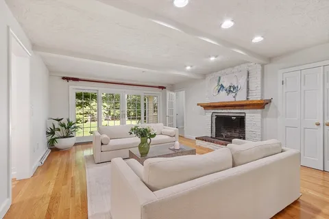 $2,097,000 | 2 Partridge Hill Road, Dover, MA 02030