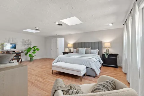 $2,097,000 | 2 Partridge Hill Road, Dover, MA 02030