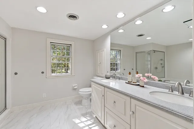 $2,097,000 | 2 Partridge Hill Road, Dover, MA 02030