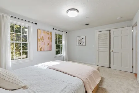 $2,097,000 | 2 Partridge Hill Road, Dover, MA 02030