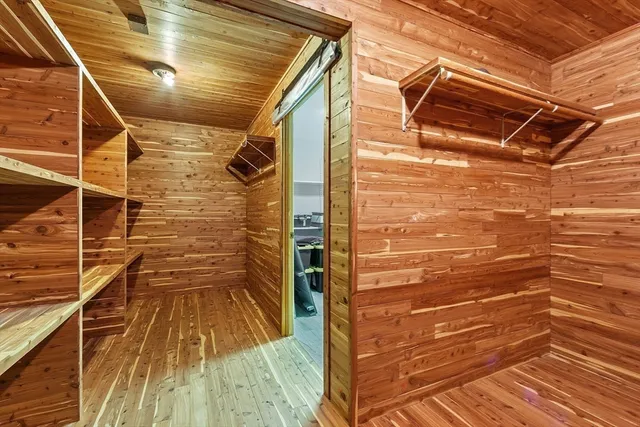 $2,097,000 | 2 Partridge Hill Road, Dover, MA 02030