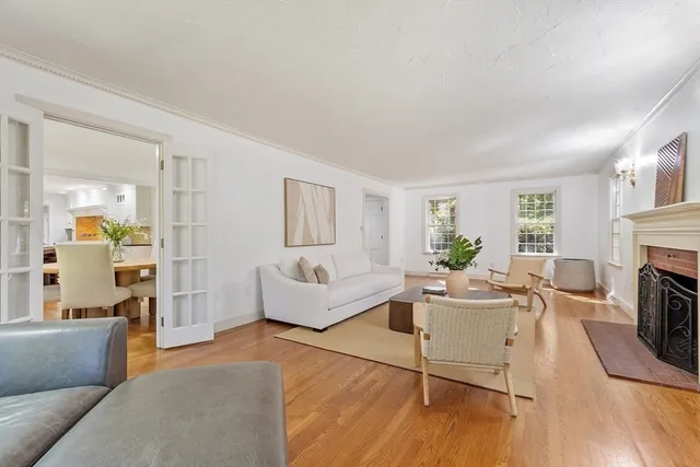 $2,097,000 | 2 Partridge Hill Road, Dover, MA 02030