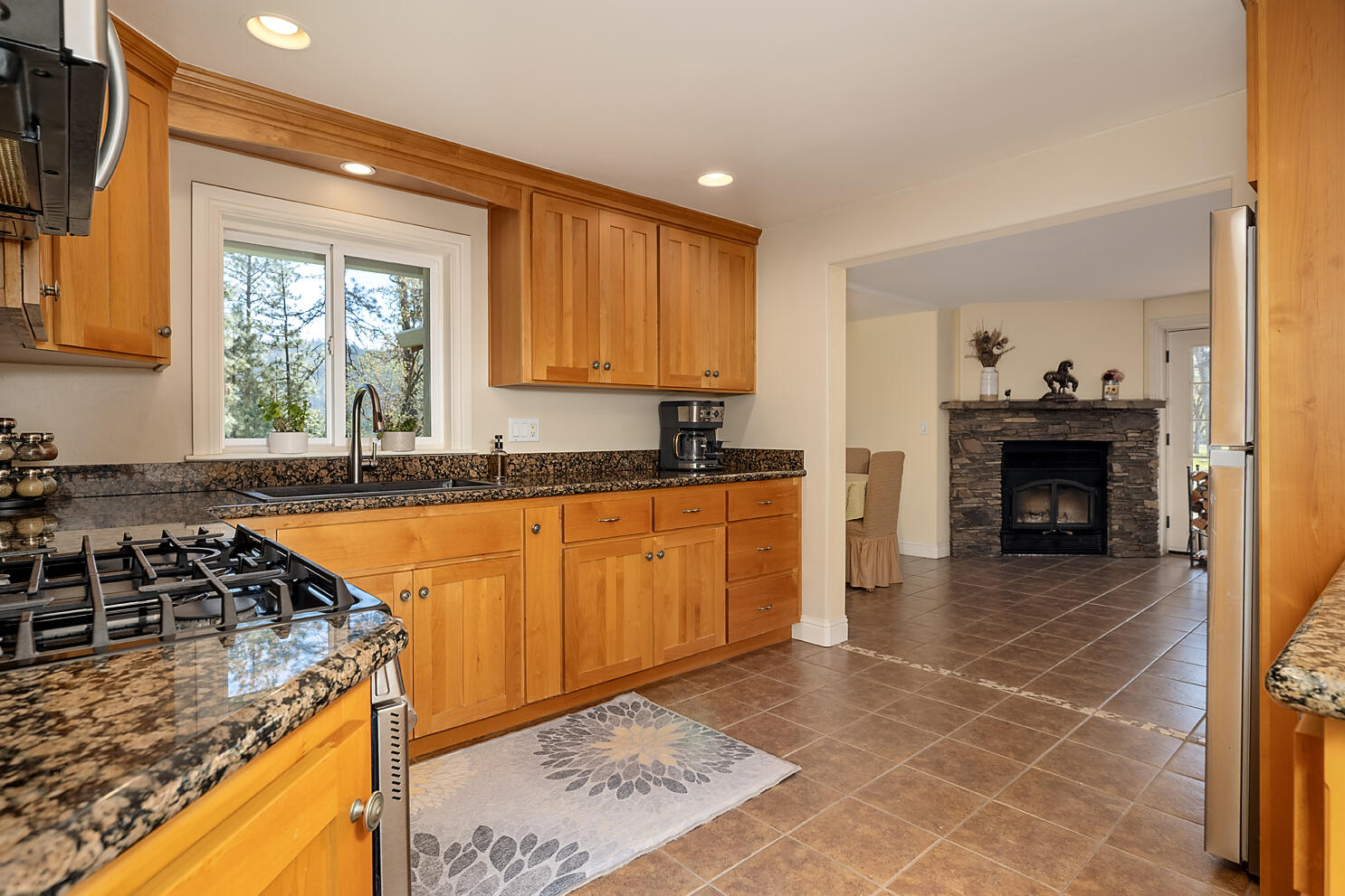 778 Ragsdale Road Trail, OR 97541 - Photo 16 of 48 Kitchen