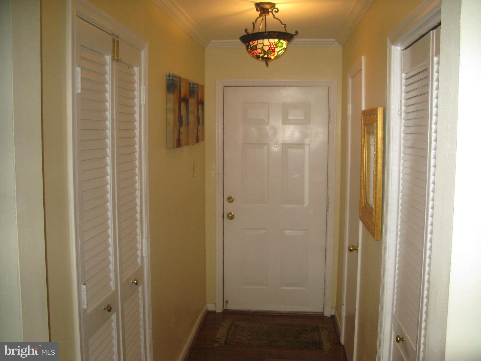 2355 Horseferry Court Reston, VA 20191 - Photo 2 of 28 Front Entrance