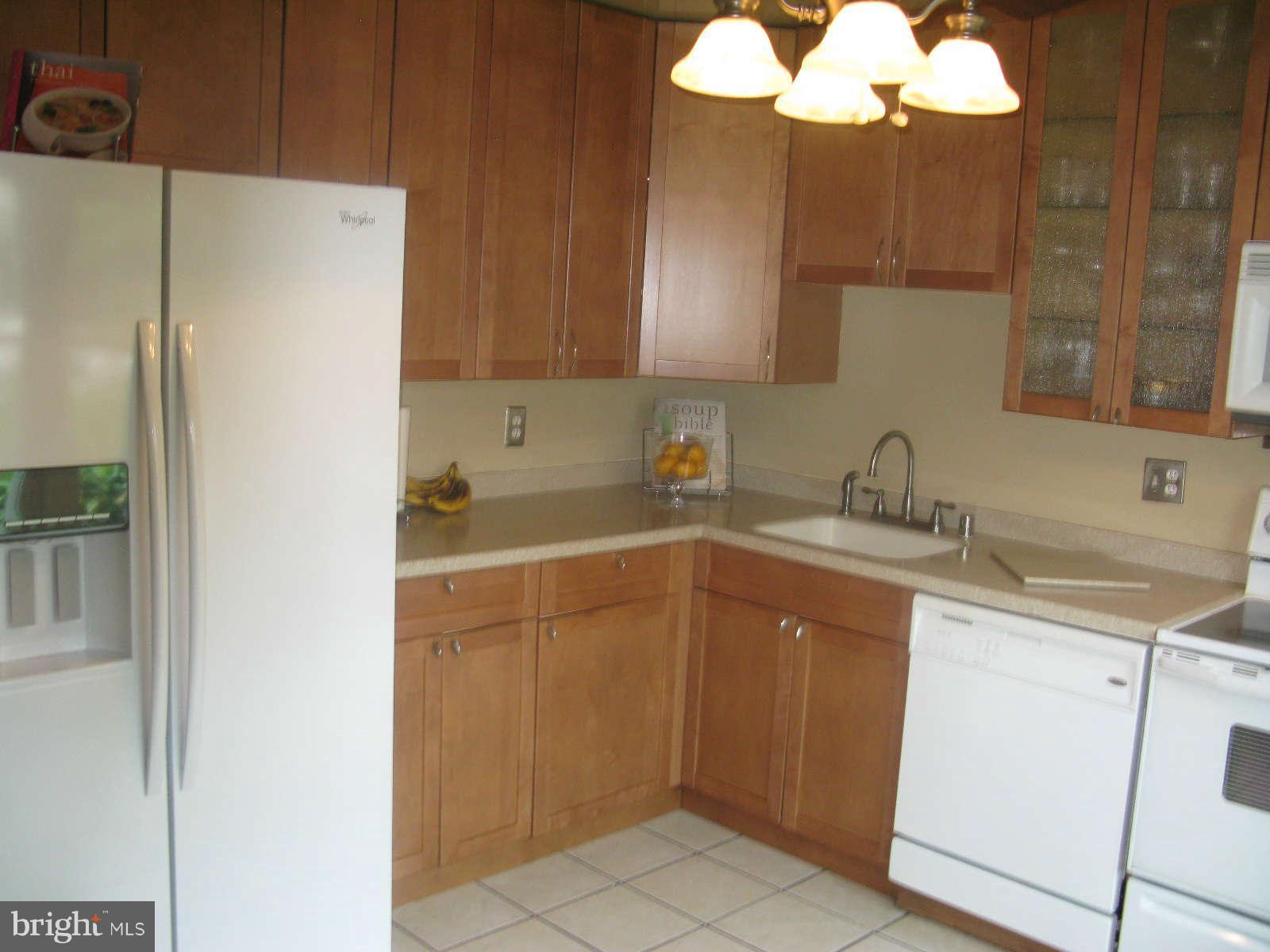 2355 Horseferry Court Reston, VA 20191 - Photo 3 of 28 Kitchen