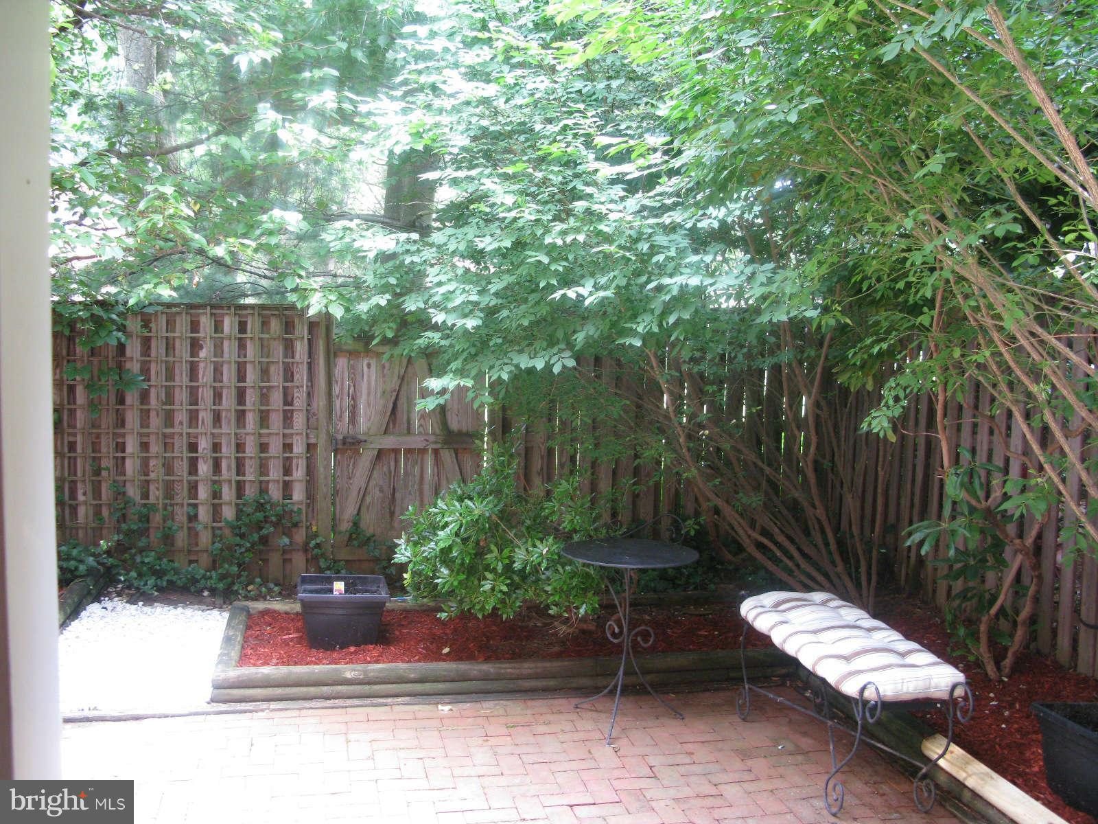 2355 Horseferry Court Reston, VA 20191 - Photo 25 of 28 Exterior Rear