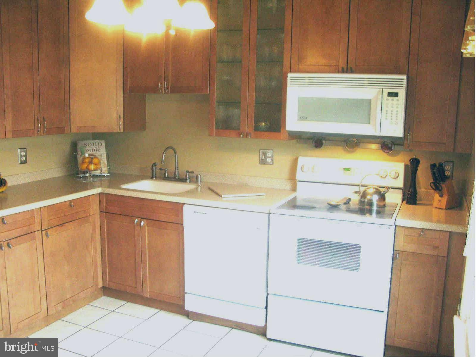 2355 Horseferry Court Reston, VA 20191 - Photo 4 of 28 Kitchen