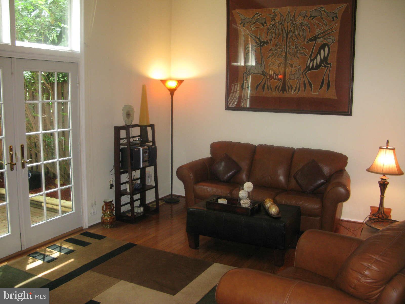 2355 Horseferry Court Reston, VA 20191 - Photo 10 of 28 Living Room