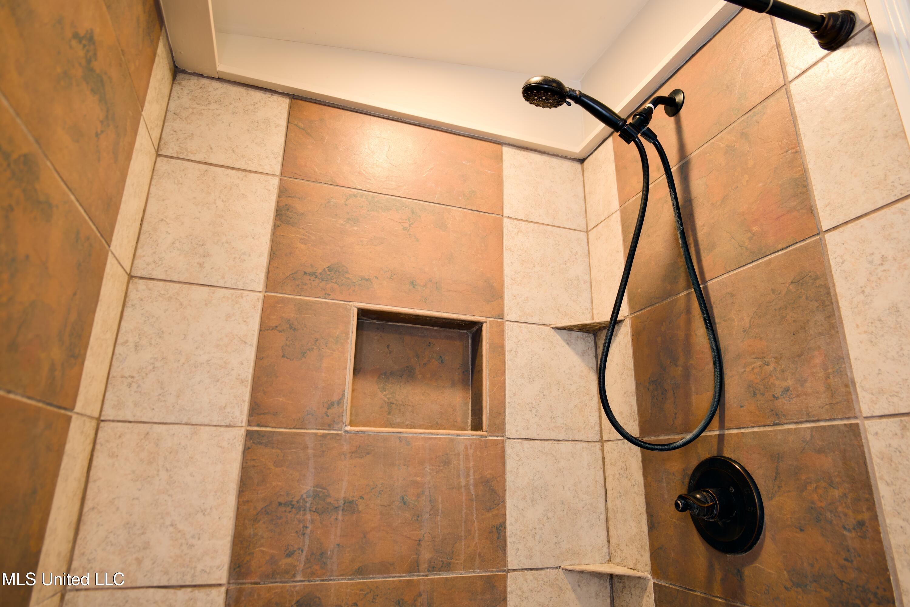 392 Ashburn Street Natchez, MS 39120 - Photo 14 of 29 P1190534