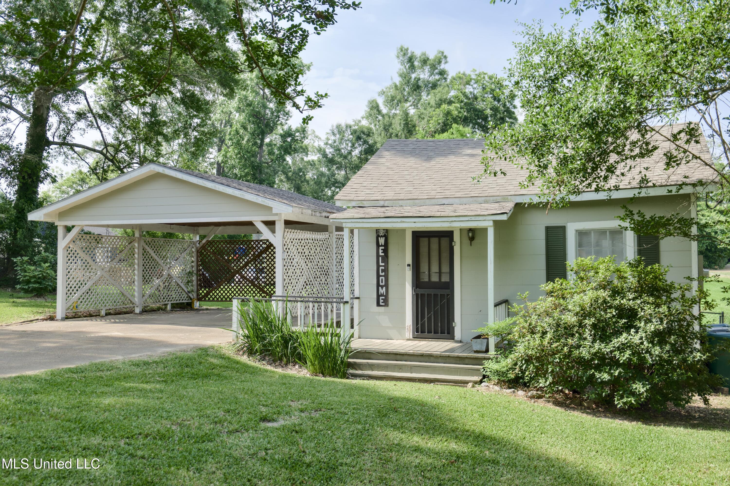 392 Ashburn Street Natchez, MS 39120 - Photo 21 of 29 P1190566