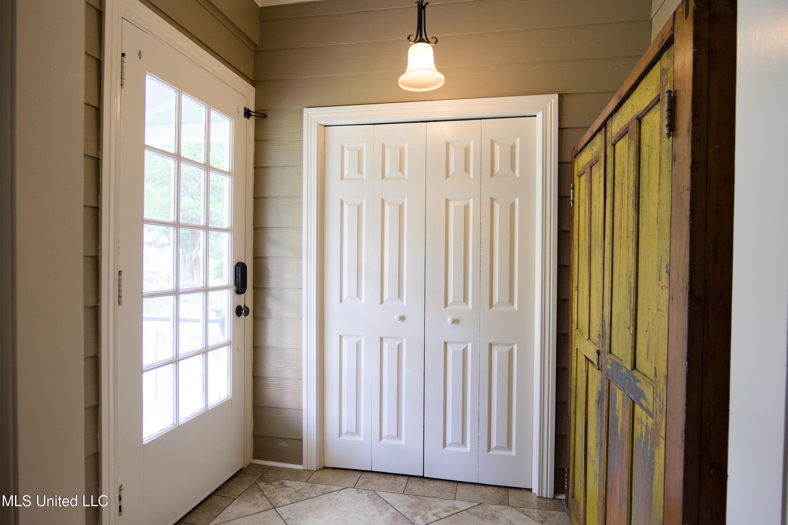 392 Ashburn Street Natchez, MS 39120 - Photo 3 of 29 P1190485