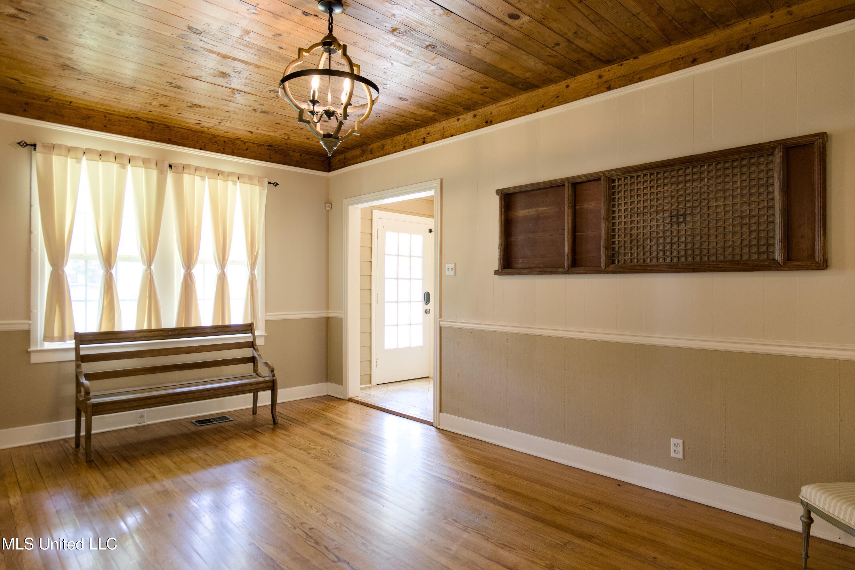 392 Ashburn Street Natchez, MS 39120 - Photo 4 of 29 P1190497