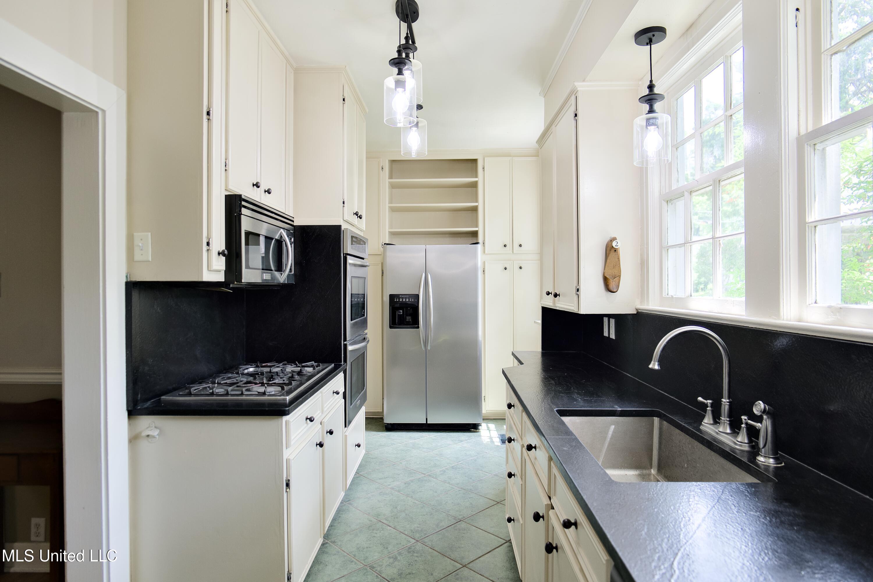 392 Ashburn Street Natchez, MS 39120 - Photo 8 of 29 P1190544