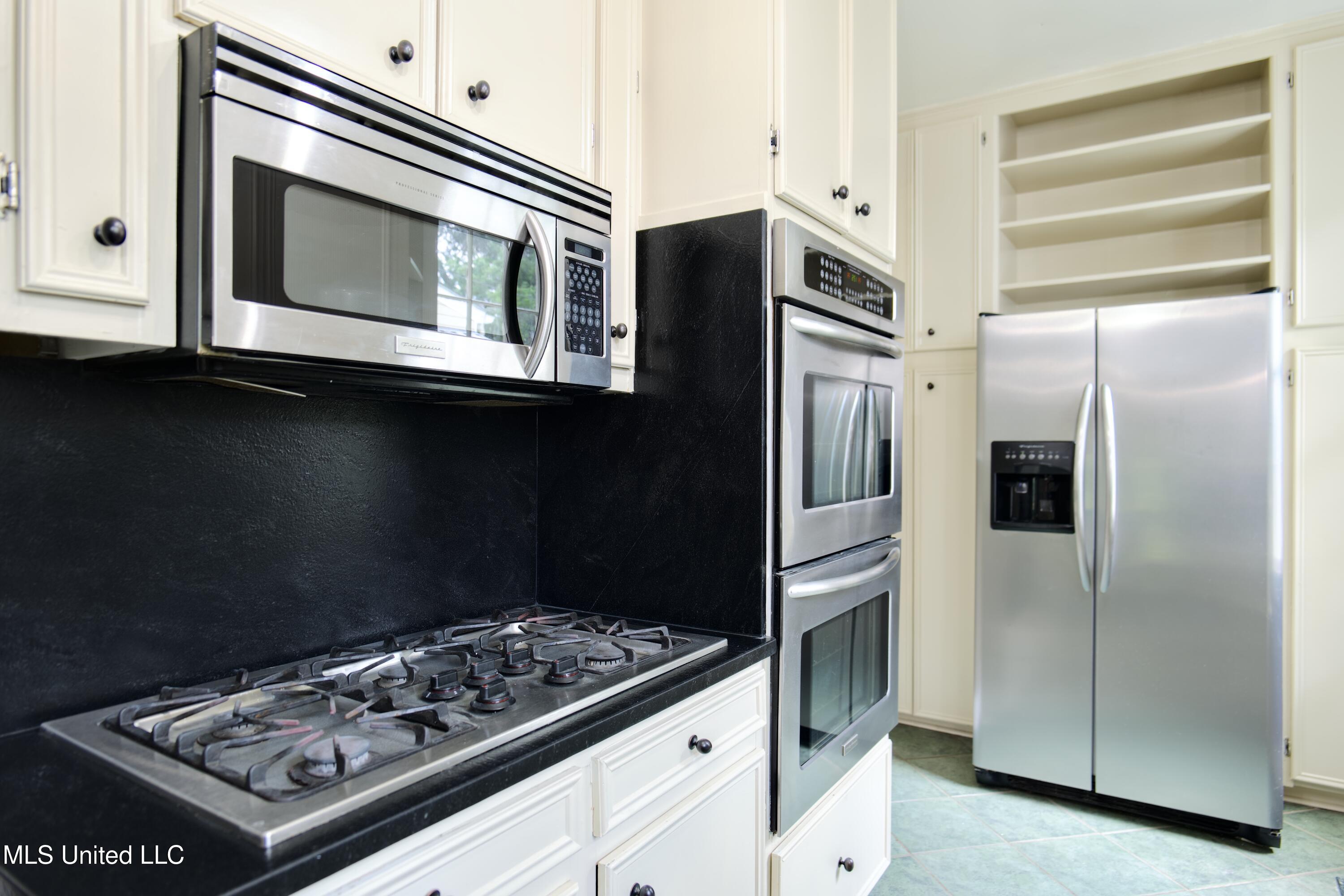 392 Ashburn Street Natchez, MS 39120 - Photo 9 of 29 P1190556