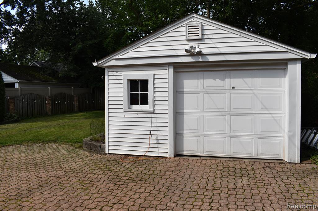 1596 Mansfield Road Birmingham, MI 48009 - Photo 30 of 31 Gallery Image 30