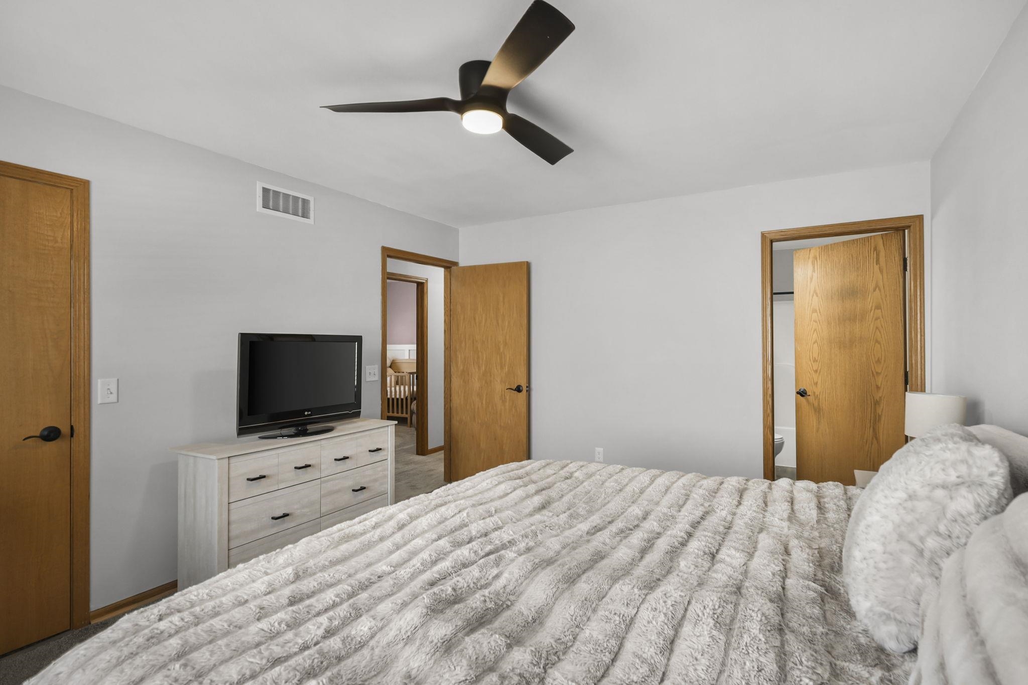 6318 7 Pines Avenue Madison, WI 53718 - Photo 12 of 39