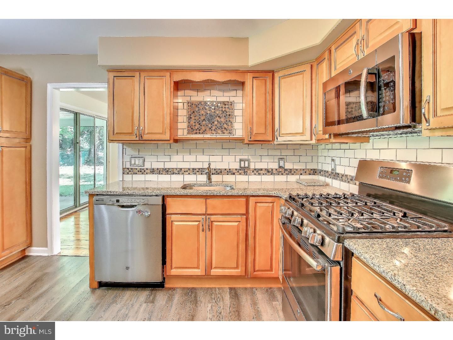 641 Linton Road Huntingdon Valley, PA 19006 - Photo 11 of 25 Kitchen
