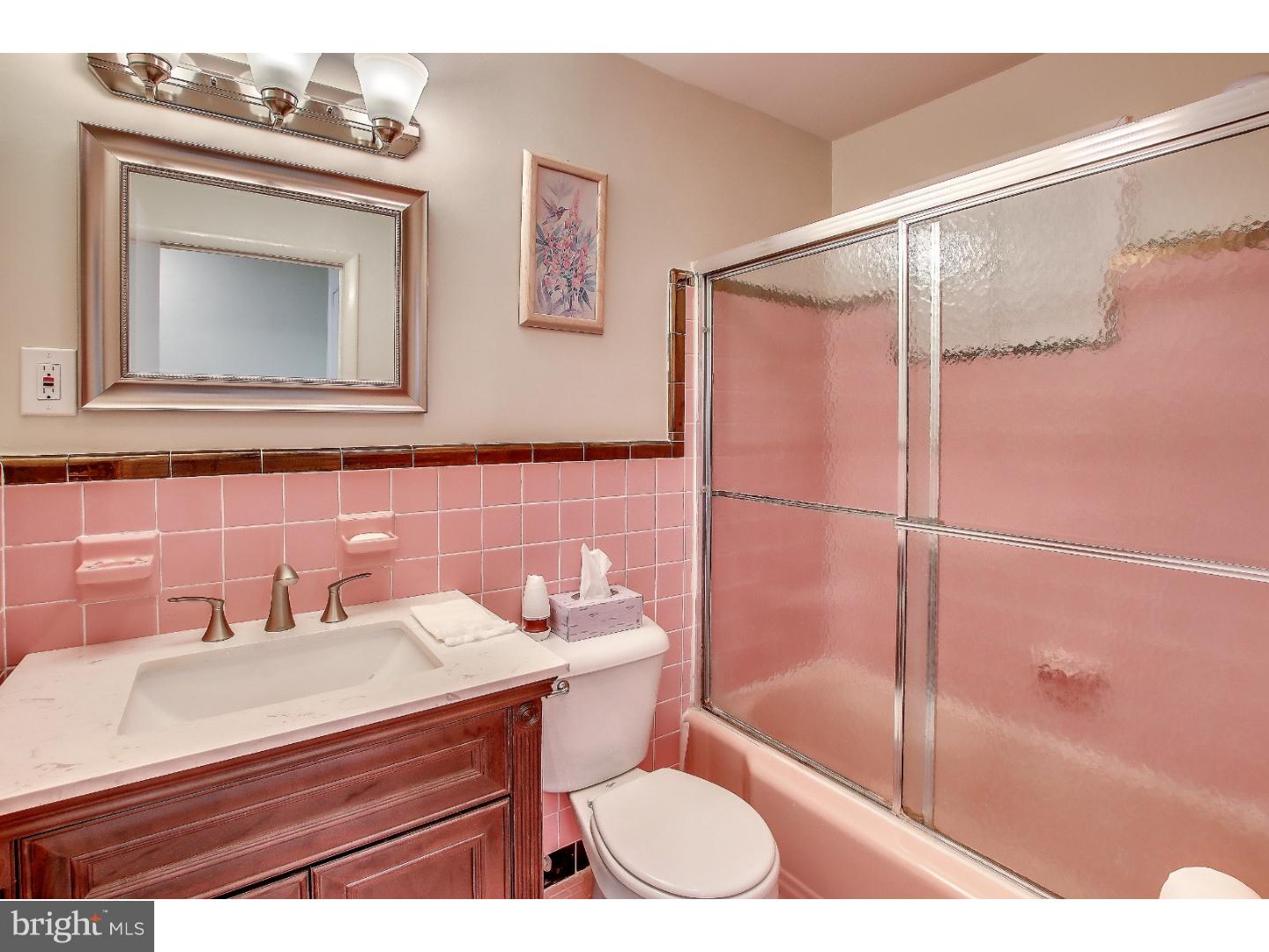 641 Linton Road Huntingdon Valley, PA 19006 - Photo 21 of 25 Bathroom