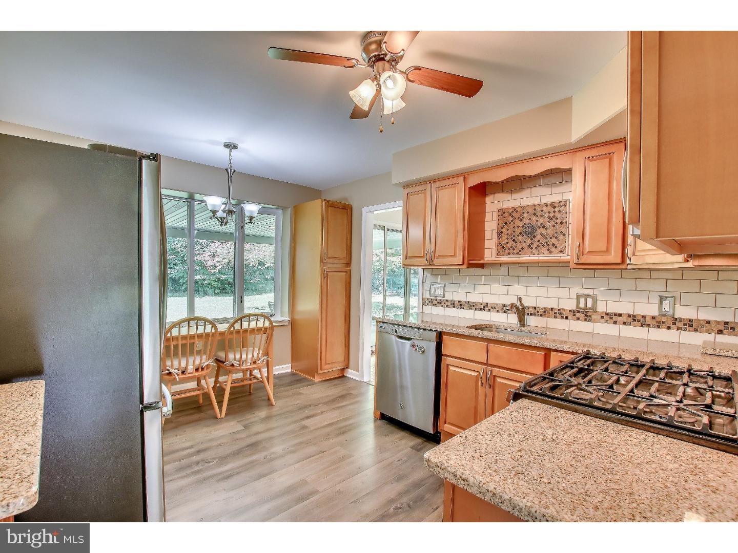 641 Linton Road Huntingdon Valley, PA 19006 - Photo 10 of 25 Kitchen