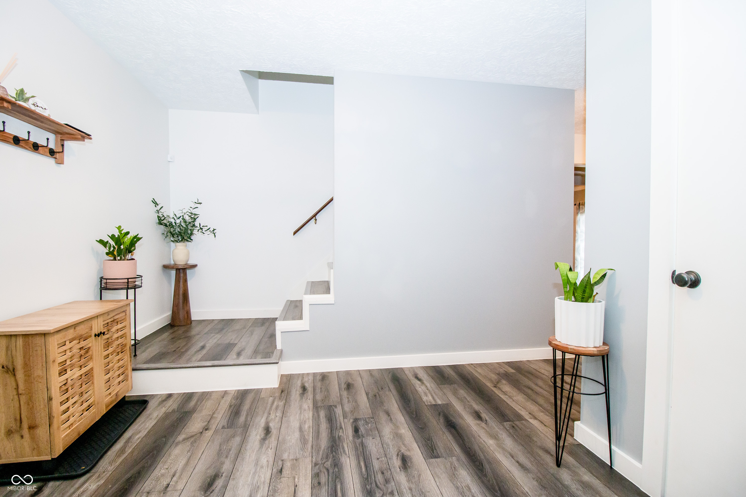 632 Ridgeview Lane Columbus, IN 47201 - Photo 5 of 40 Gallery Image 5