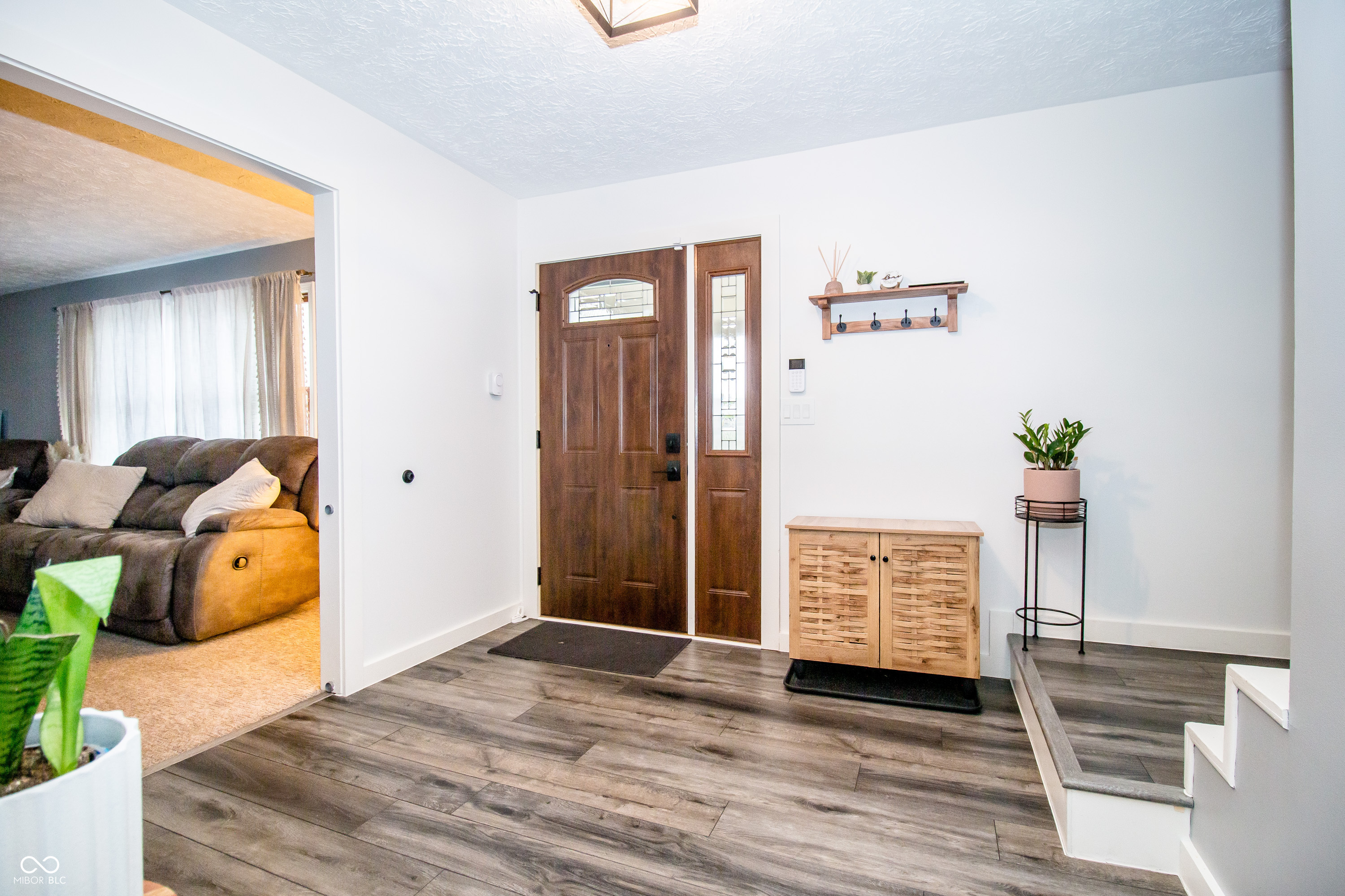 632 Ridgeview Lane Columbus, IN 47201 - Photo 6 of 40 Gallery Image 6
